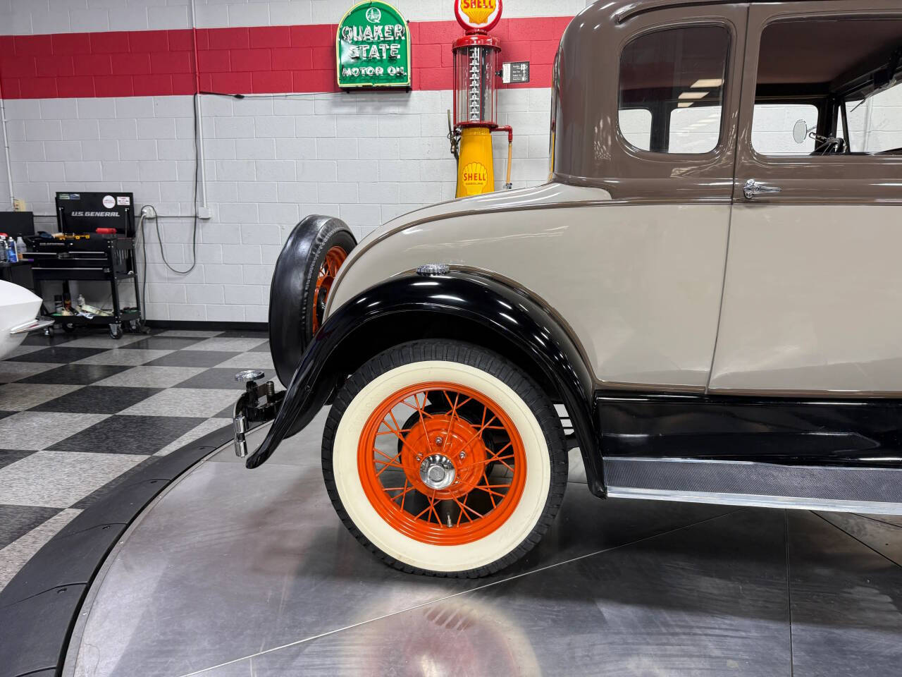 1930 Ford Model A 48