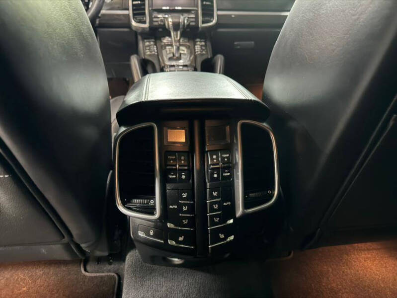 2012 Porsche Cayenne Turbo