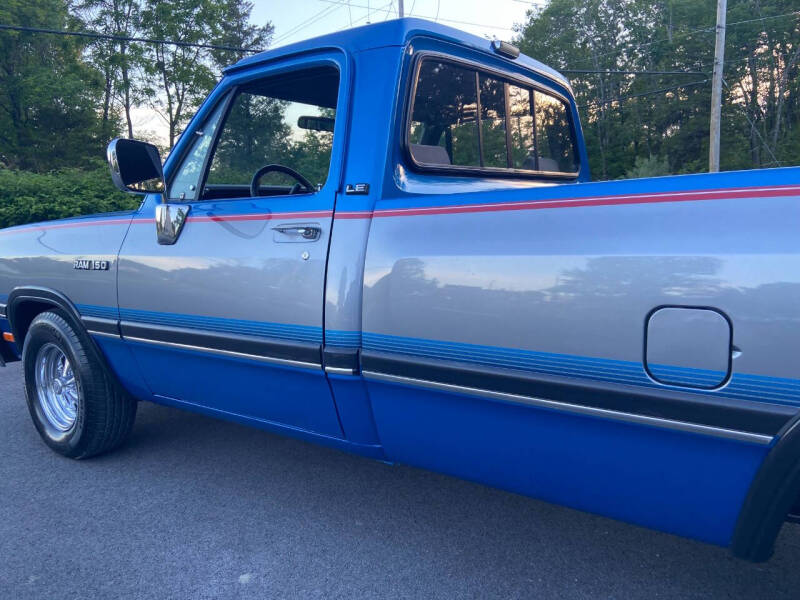 1992 Dodge RAM 150 LE