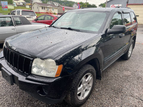 2005 Jeep Grand Cherokee for sale at Trocci's Auto Sales in West Pittsburg PA