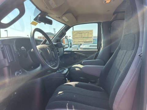 2025 Chevrolet Express 2500