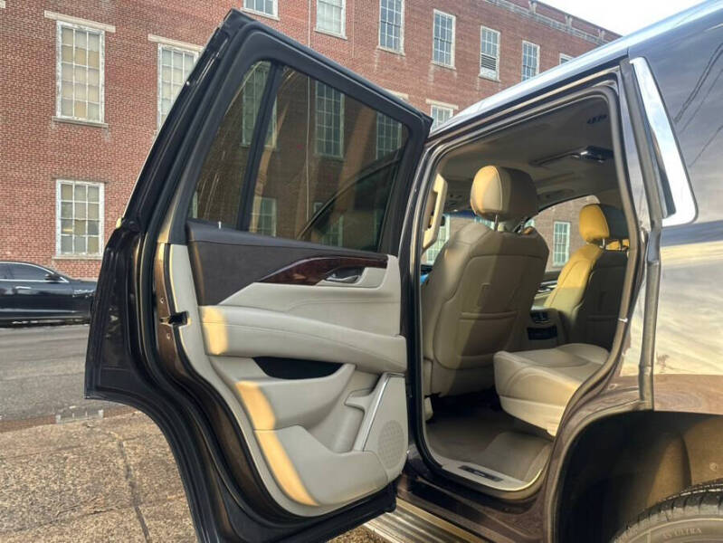 2015 Cadillac Escalade Luxury