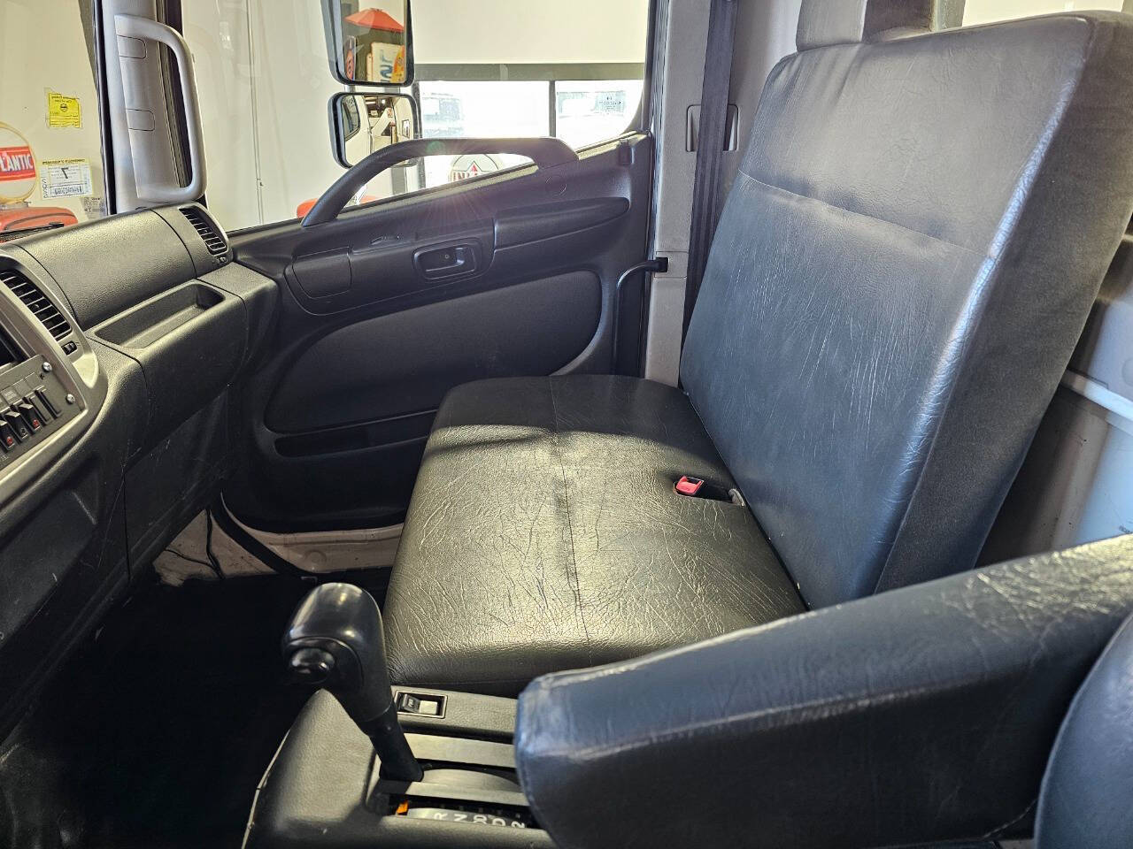 2019 Hino 258 8
