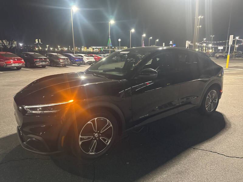 2022 Ford Mustang Mach-E Select