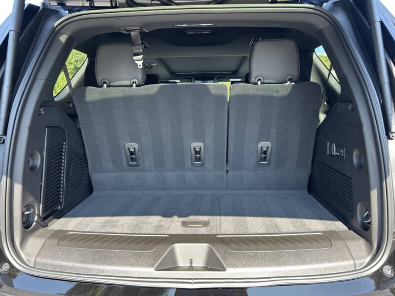 2025 GMC Yukon Elevation