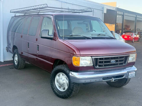 2004 Ford E-Series E-350 SD XLT