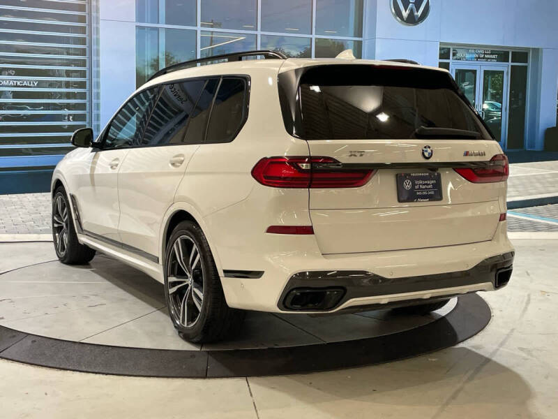2021 BMW X7 M50i