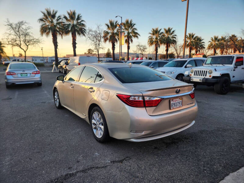 2013 Lexus ES 300h