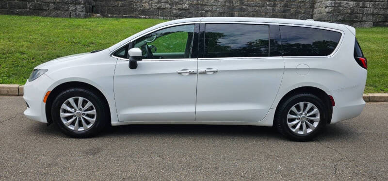 2017 Chrysler Pacifica Touring