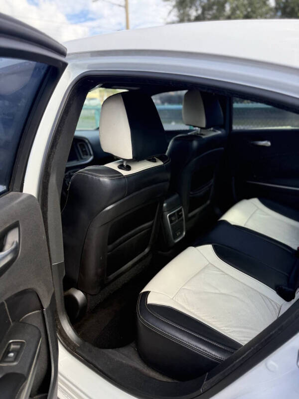 2015 Dodge Charger SXT