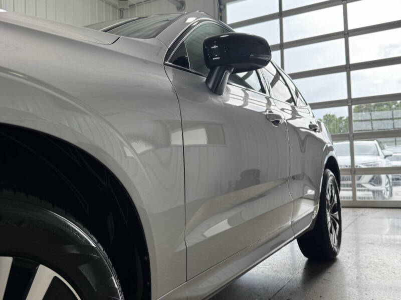 2024 Volvo XC60 B5 Core Dark Theme