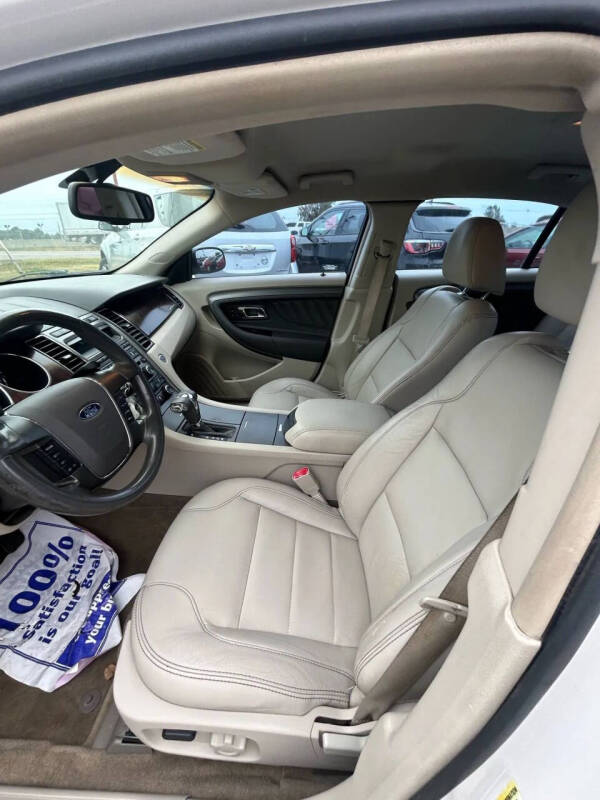 2011 Ford Taurus SEL