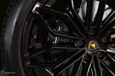 2025 Lamborghini Urus SE