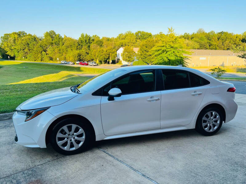 2022 Toyota Corolla LE photo 17