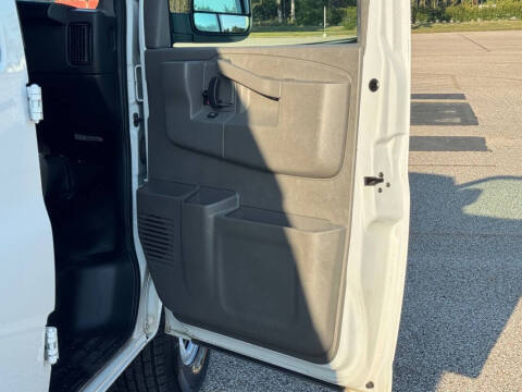 2022 Chevrolet Express 2500