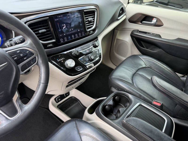 2018 Chrysler Pacifica Touring L Plus