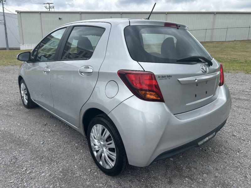 2015 Toyota Yaris 5-Door LE