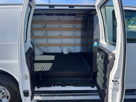 2023 GMC Savana 2500