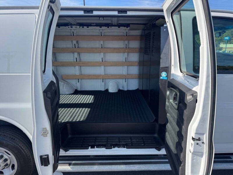 2023 GMC Savana 2500