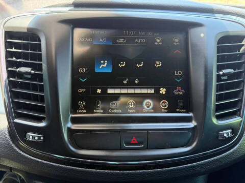 2015 Chrysler 200 S