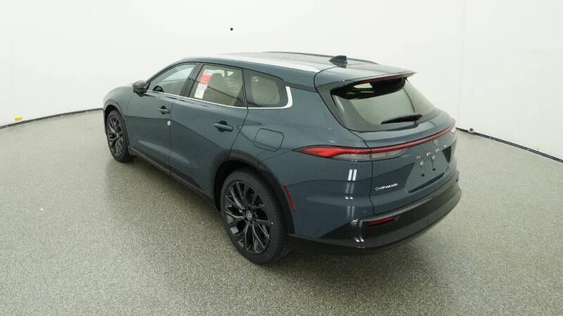 2025 Toyota Crown Signia Limited