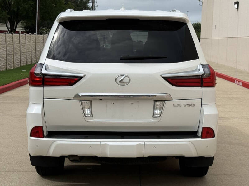 2017 Lexus LX 570