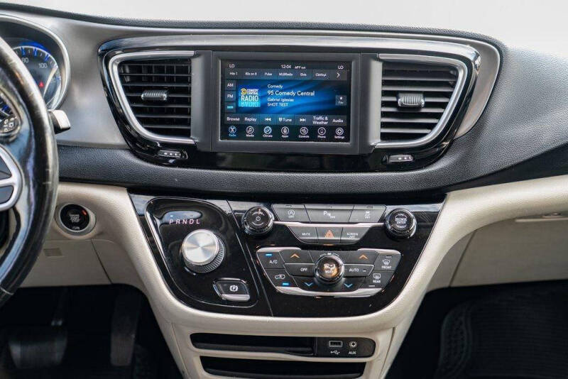 2020 Chrysler Pacifica Touring L