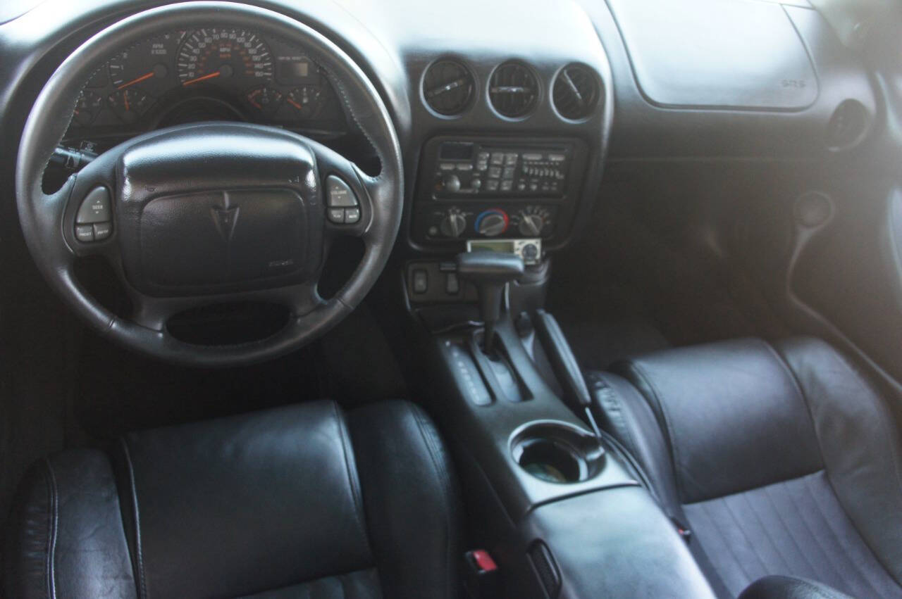 2002 Pontiac Firebird 32