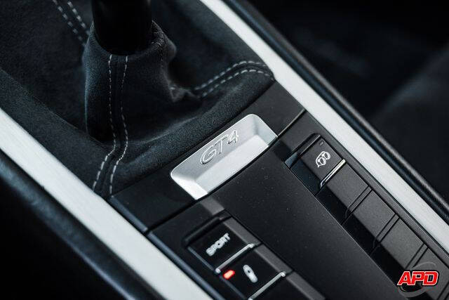 2016 Porsche Cayman GT4