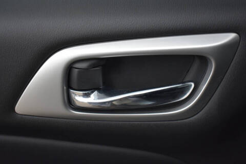 2016 Nissan Pathfinder SL