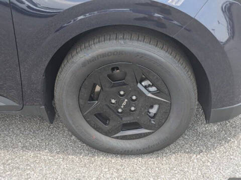 2025 Kia Carnival LX