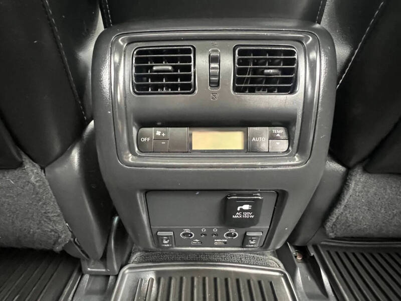 2017 Nissan Pathfinder Platinum