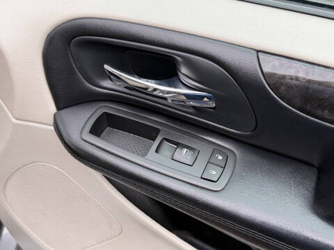 2016 Dodge Grand Caravan American Value Package