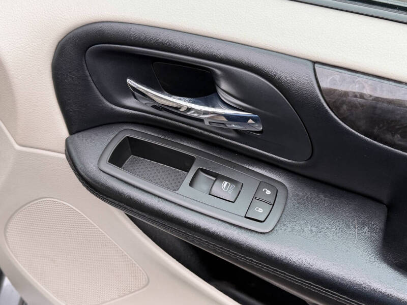 2016 Dodge Grand Caravan American Value Package