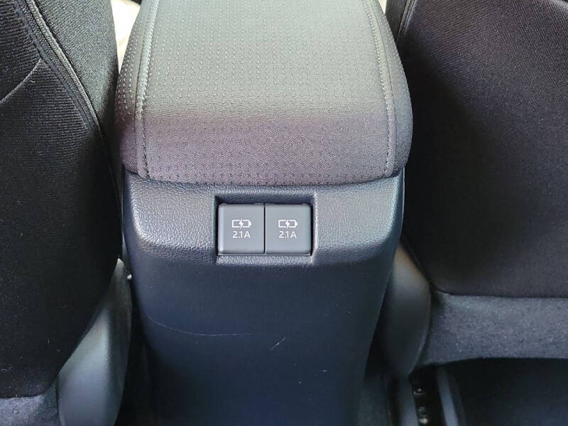 2022 Toyota Prius LE