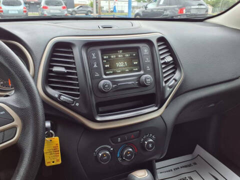 2017 Jeep Cherokee Sport