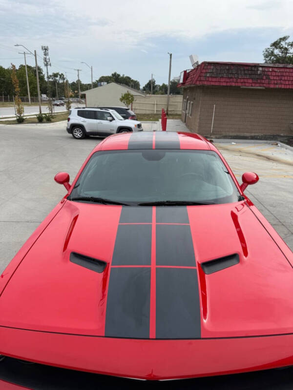 2017 Dodge Challenger SXT Plus