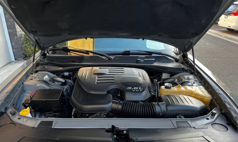 2018 Dodge Challenger SXT Plus