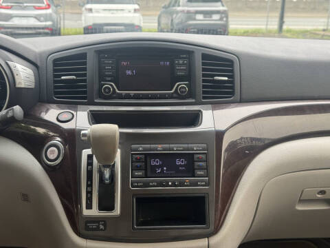 2017 Nissan Quest SV