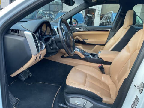 2014 Porsche Cayenne Platinum