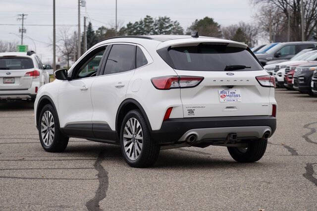 2022 Ford Escape Titanium