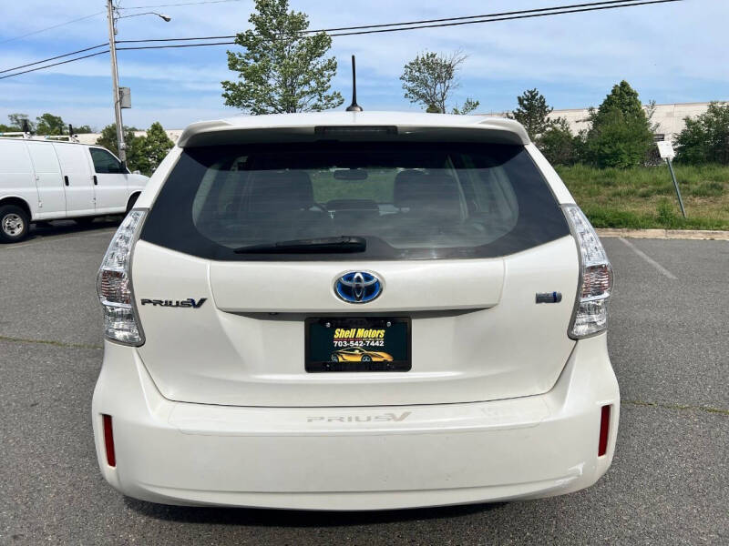 2012 Toyota Prius v Five