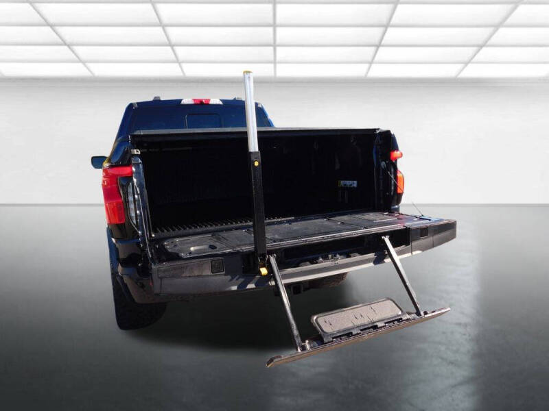 2022 Ford F-150 Lightning Lariat