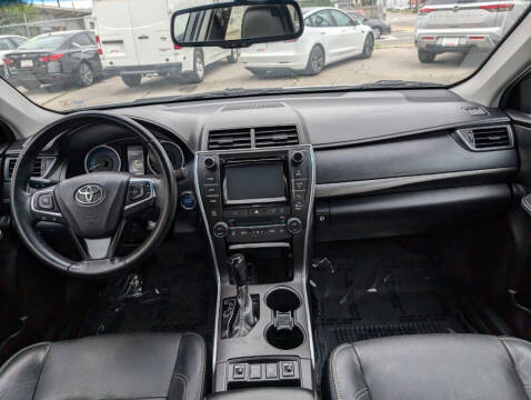2017 Toyota Camry Hybrid XLE