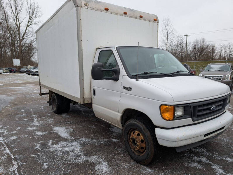 2004 Ford E-Series E-350 SD