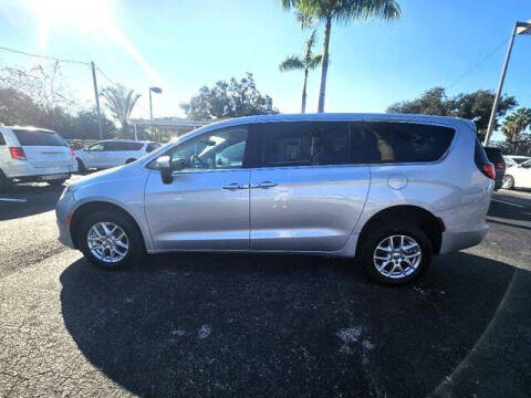 2023 Chrysler Voyager LX