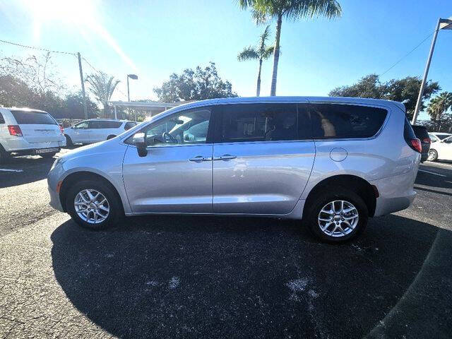 2023 Chrysler Voyager LX