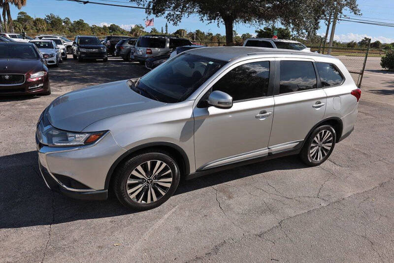2019 Mitsubishi Outlander SE