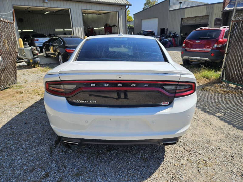 2015 Dodge Charger SXT's photo