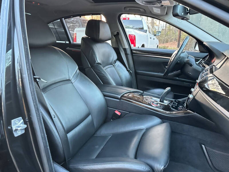 2011 BMW 5 Series 550i xDrive